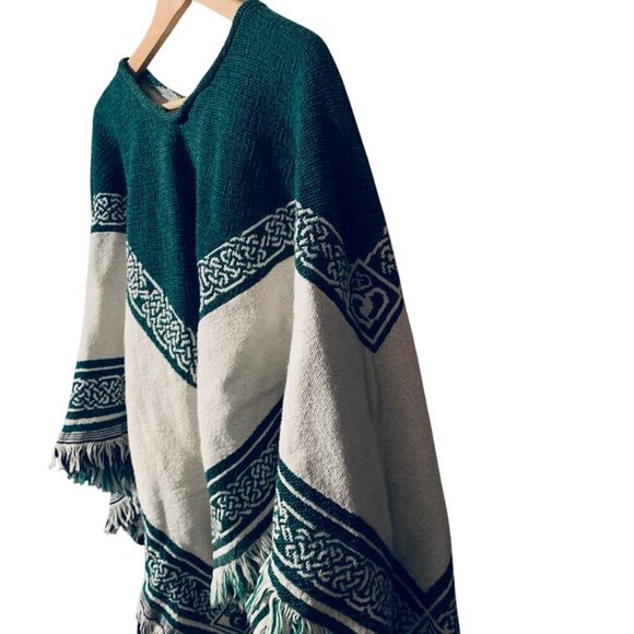 The Rug Barn Celtic Poncho Blanket Coat‎ Pre-owned - Picture 4 of 4
